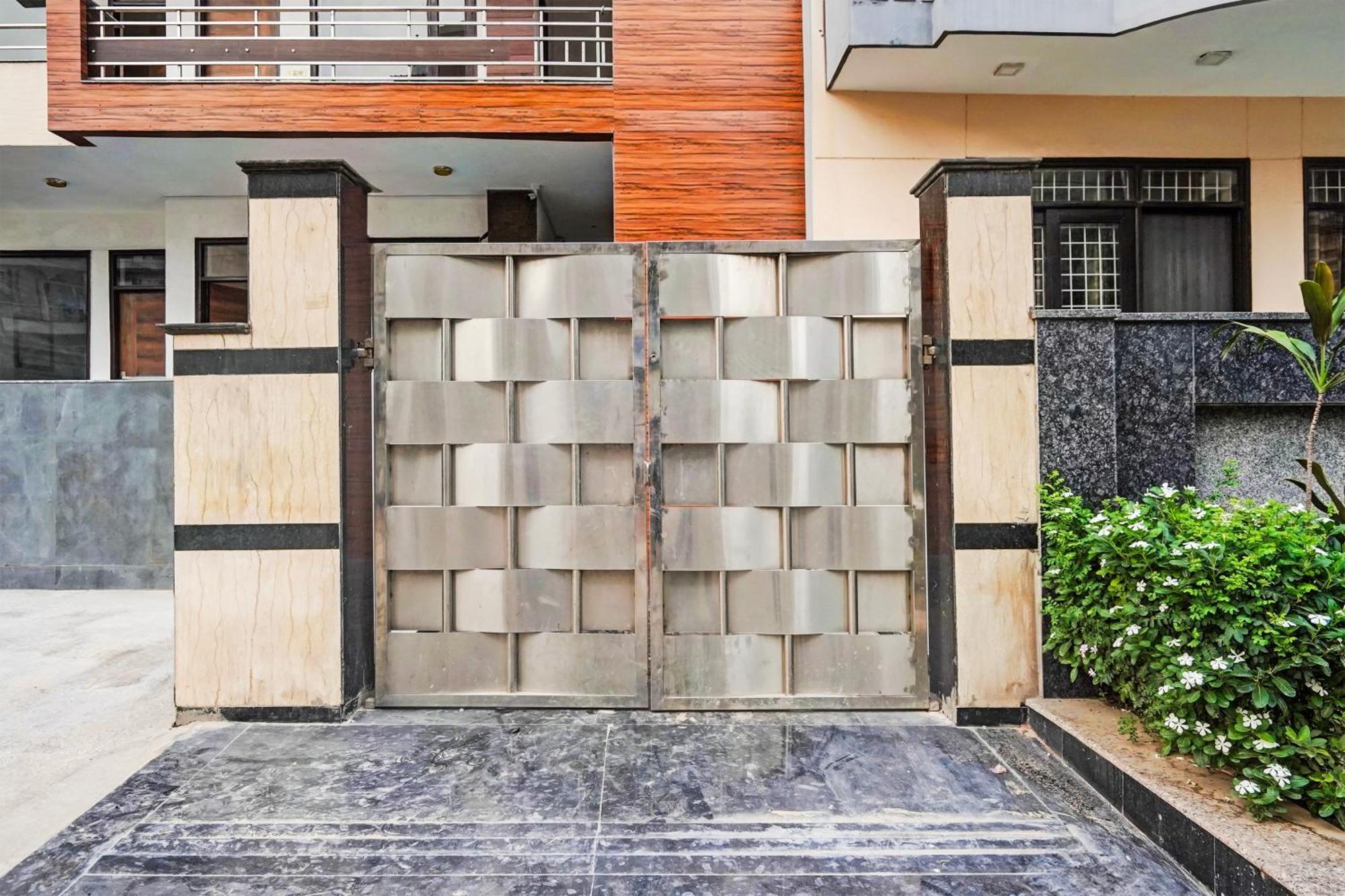 גורגאון Townhouse Delight Inn מראה חיצוני תמונה