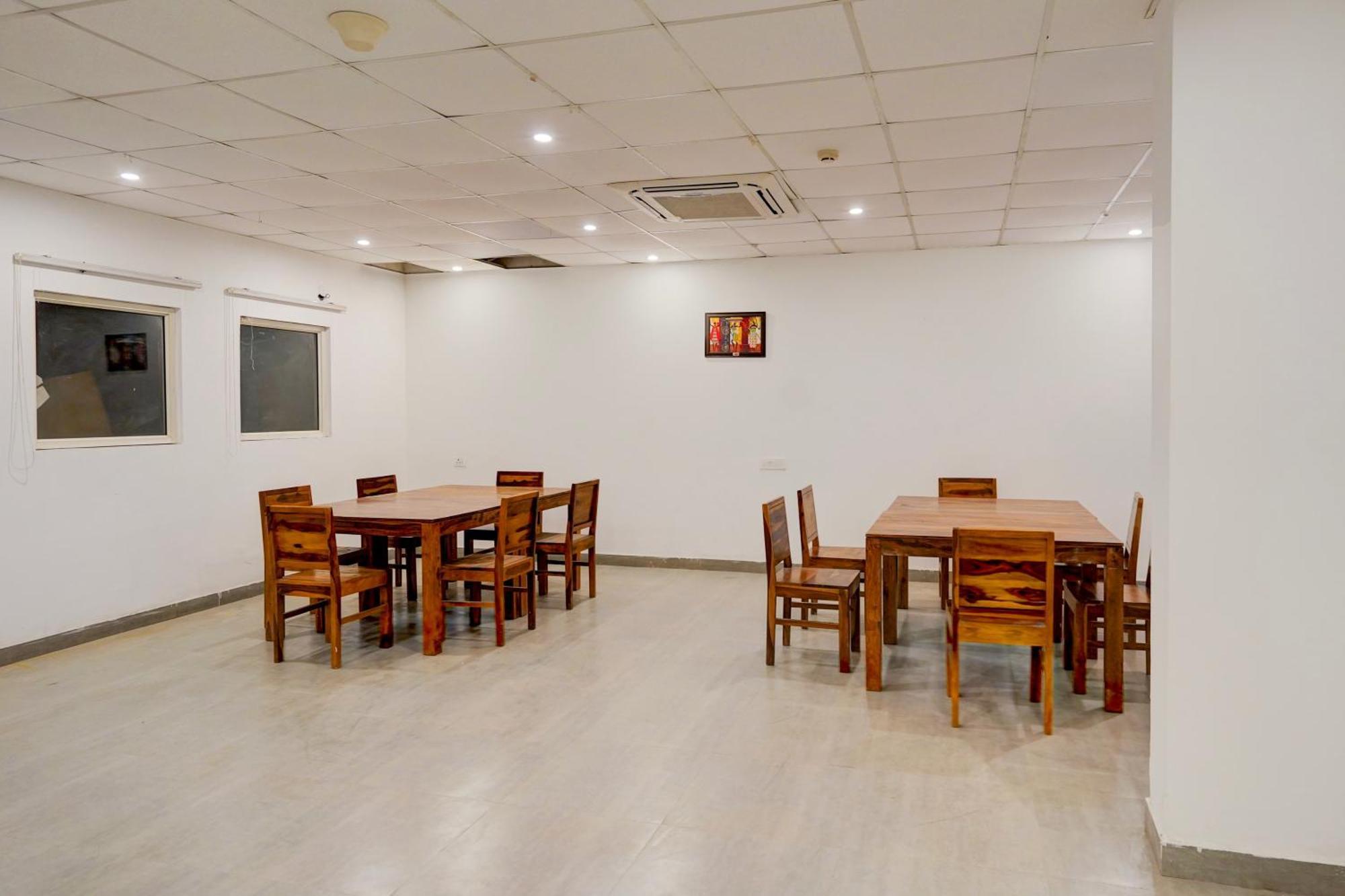 גורגאון Townhouse Delight Inn מראה חיצוני תמונה