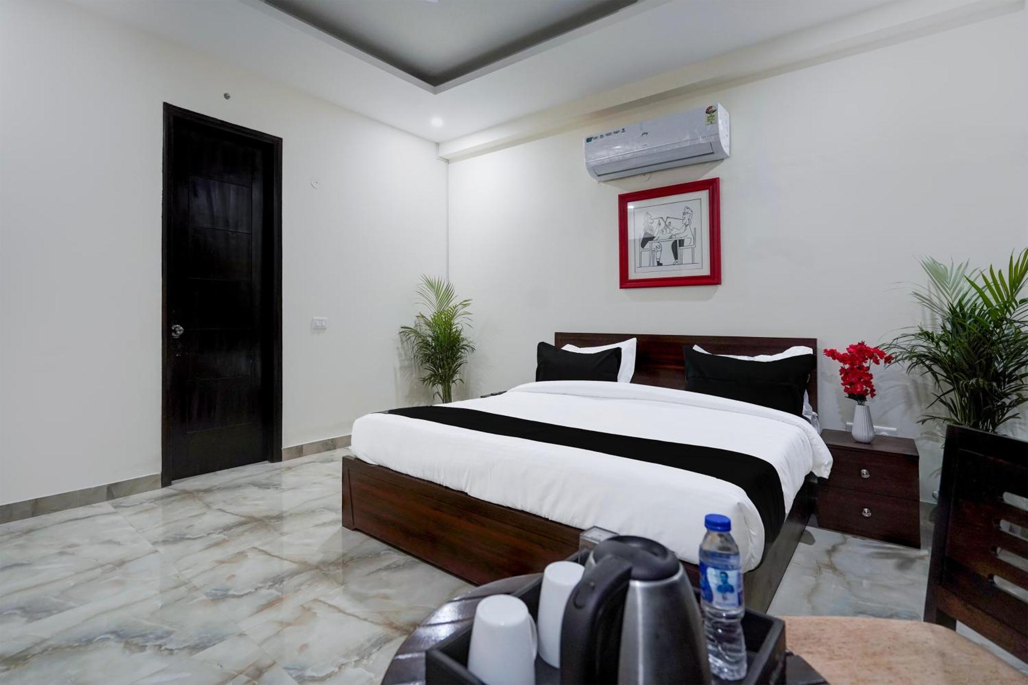 גורגאון Townhouse Delight Inn מראה חיצוני תמונה