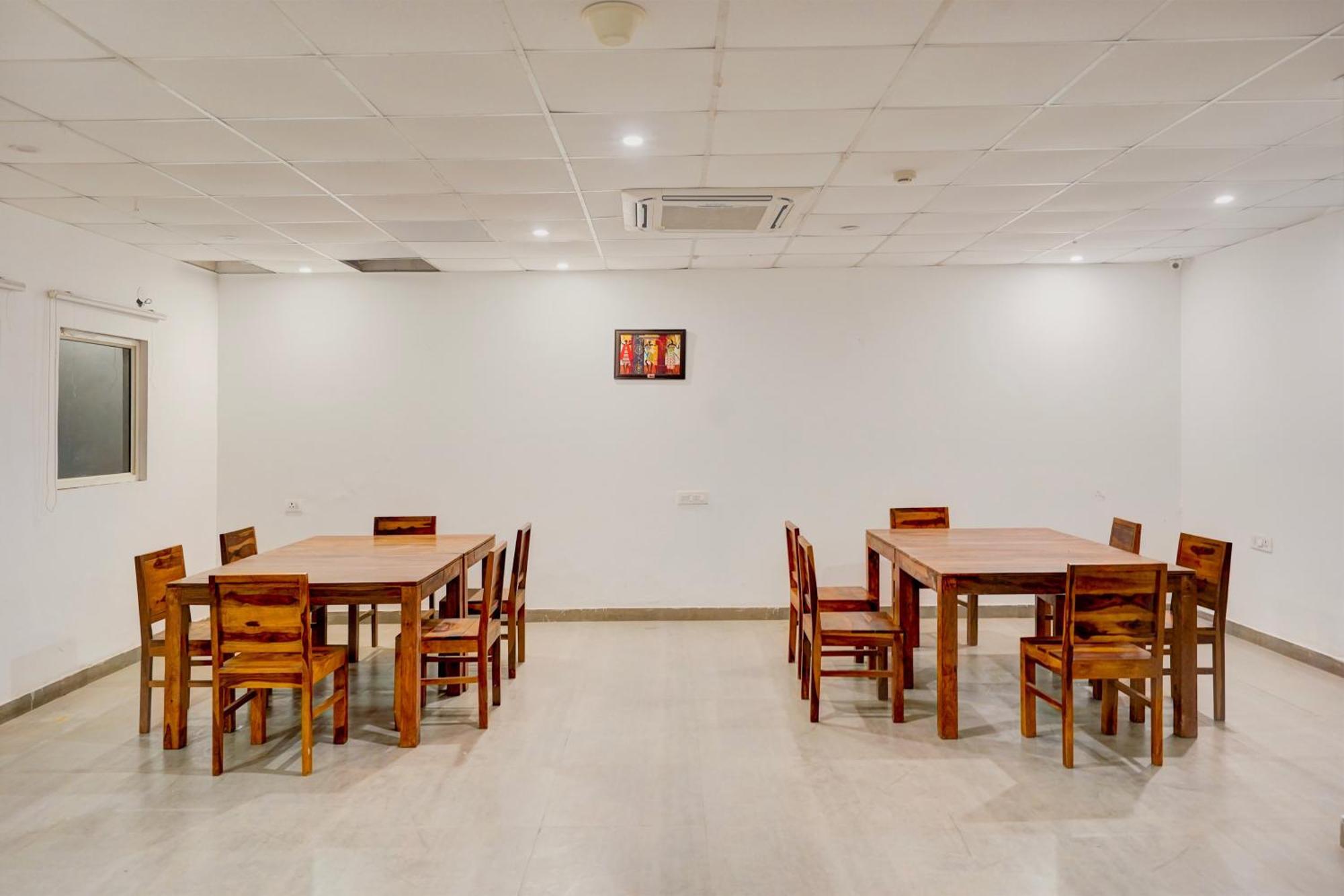 גורגאון Townhouse Delight Inn מראה חיצוני תמונה