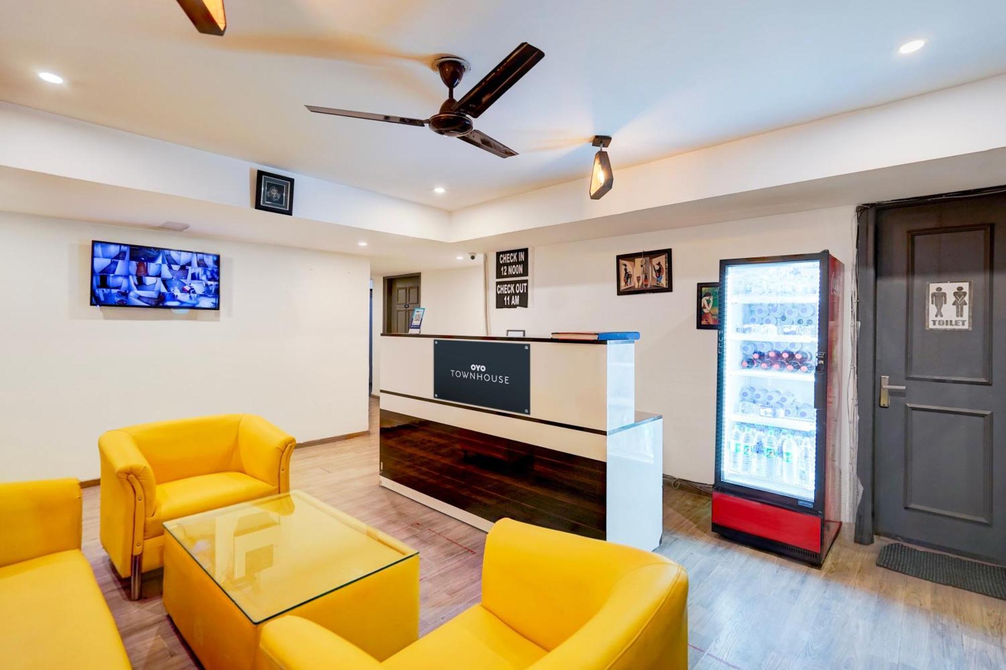 גורגאון Townhouse Delight Inn מראה חיצוני תמונה