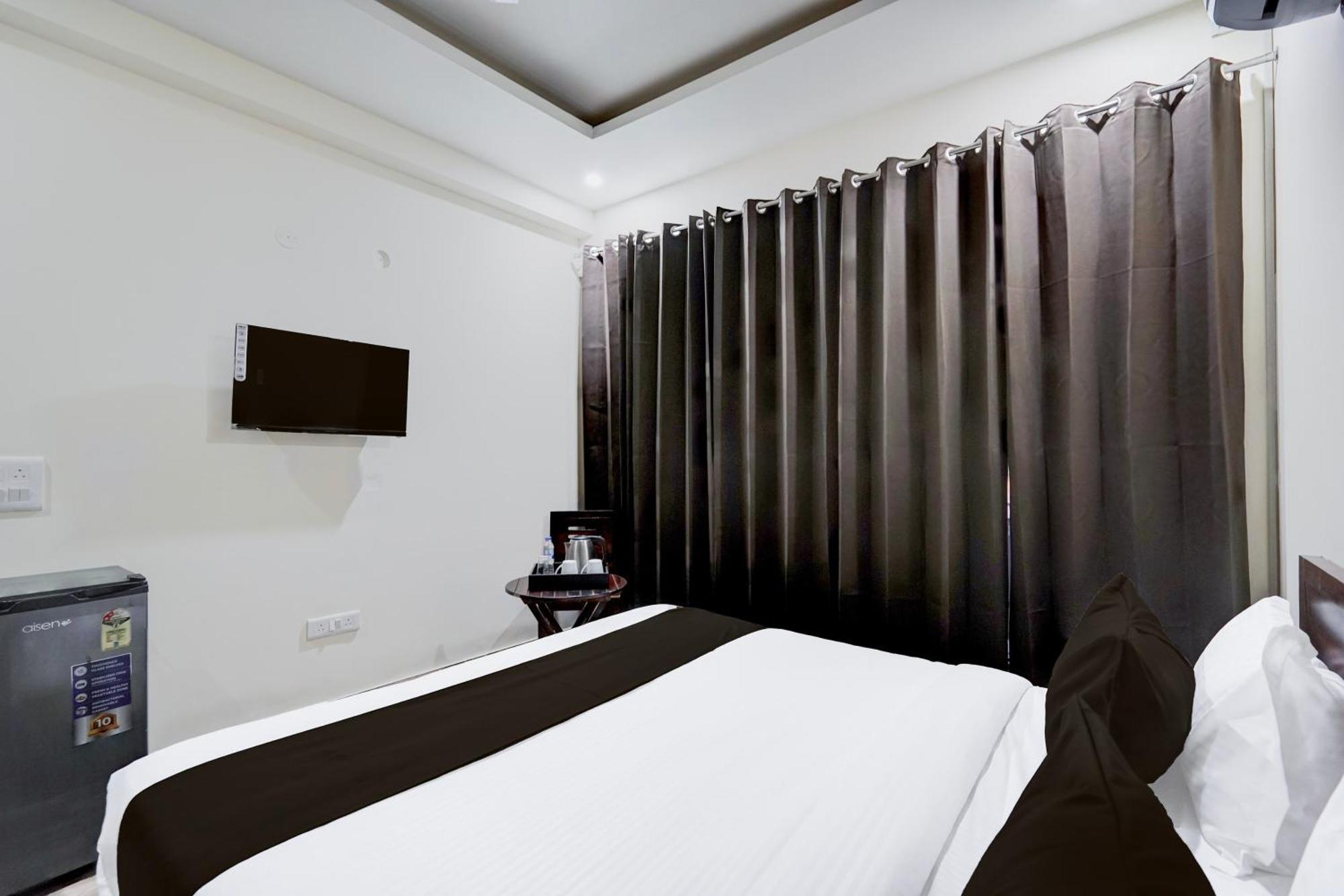גורגאון Townhouse Delight Inn מראה חיצוני תמונה